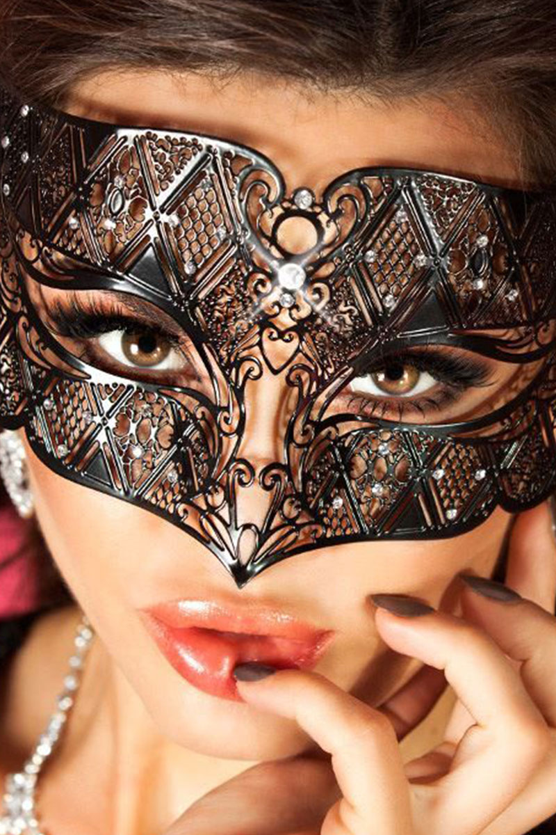 Chilirose Lingerie: maschera nera in metallo filigranato con strass - immagine 2