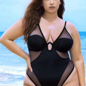Mapalè Swimwear: costume intero over size con ferretto, trasparenze e laccio sul retro