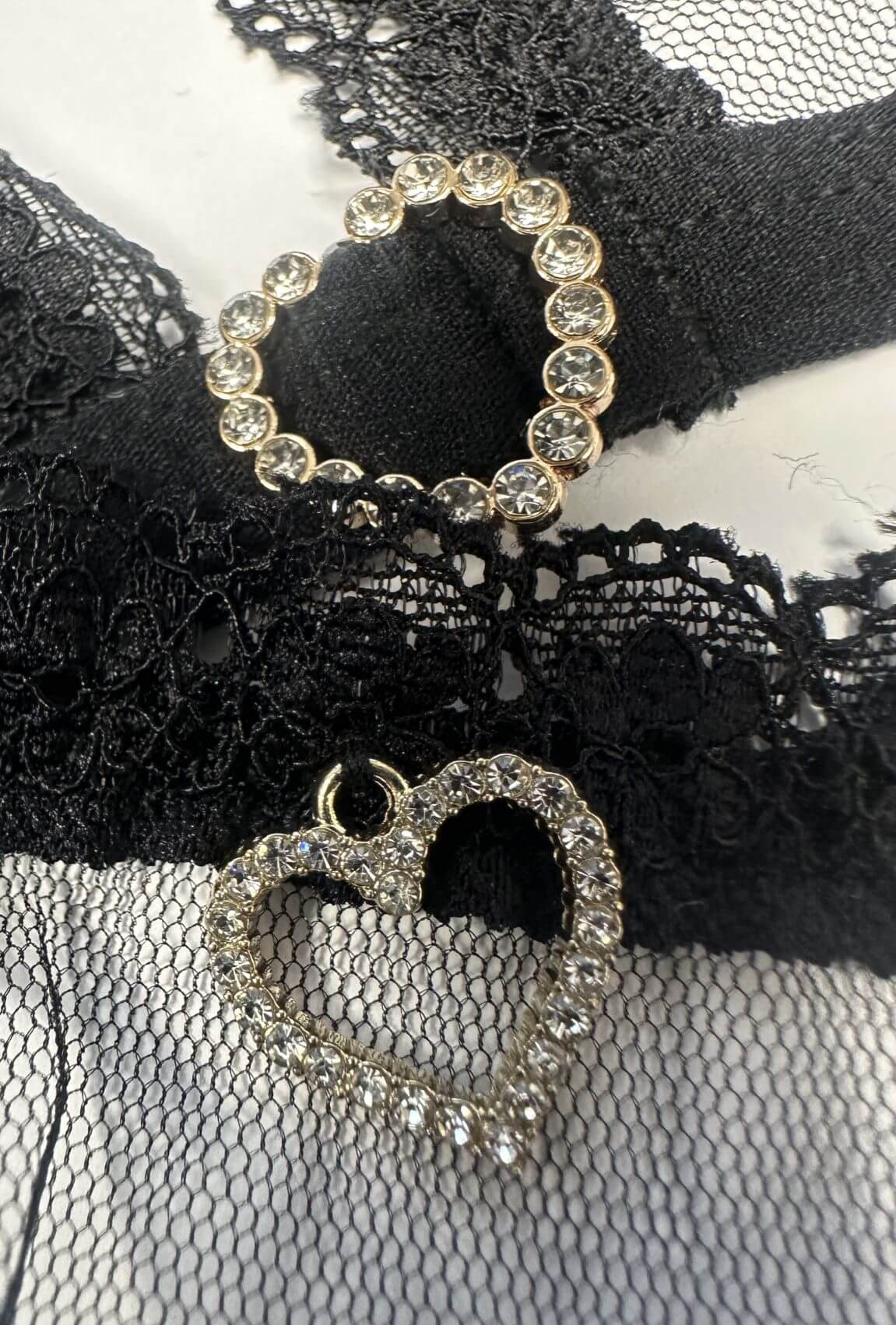 Set in tulle trasparente con dettagli a cuore – Belissana Black - immagine 5