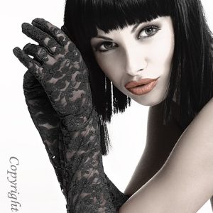 Chilirose: Guanti lunghi in pizzo nero ricamato