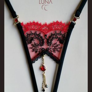 Lola Luna: Sexy G-String aperto con gioielli Victoria